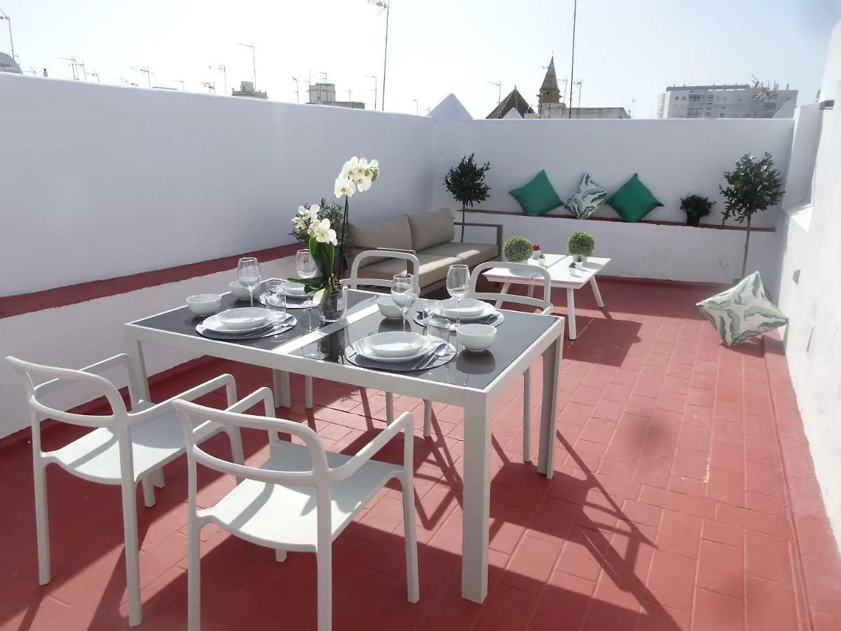 Apartamento Atico Terraza Cadiz Centro Ascensor Playa de la Caleta